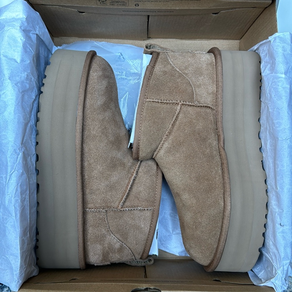 UGG Women’s Classic Ultra Mini Platform Boots - Chestnut - NWT